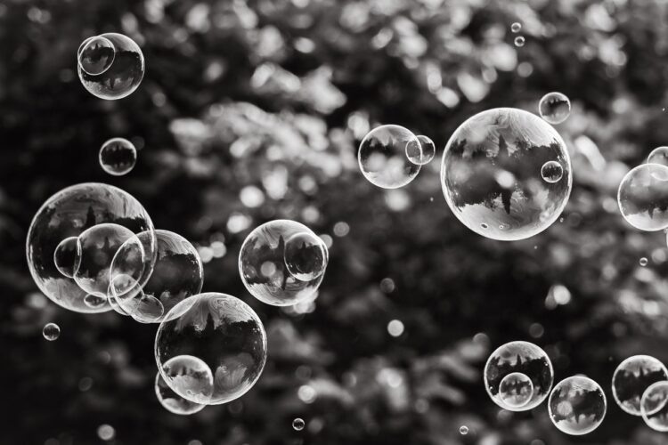 bubbles, background blur, black and white photography, artistic photography, transparency, contrast, optical effects, lightness, fantasy, ephemeral, magical, abstract, play of light and shadow, long exposure, refreshing, freedom, floating water, iridescence, natural feel, symphony of textures